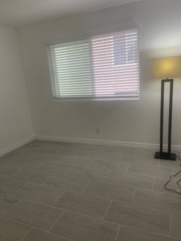 Building Photo - 16881 Sims Lane