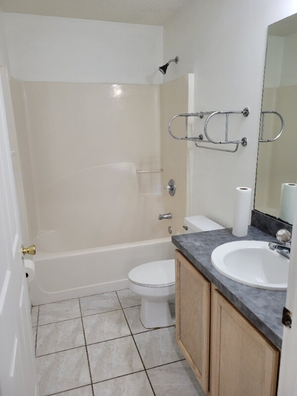 Building Photo - 1230 4 Mile Rd