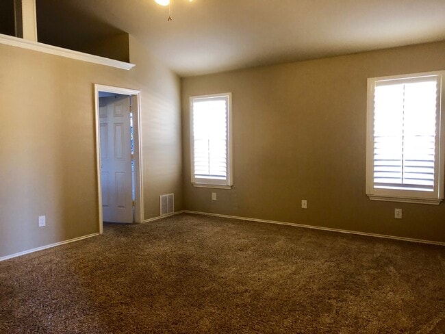 Building Photo - 4 Bedroom in South Lubbock