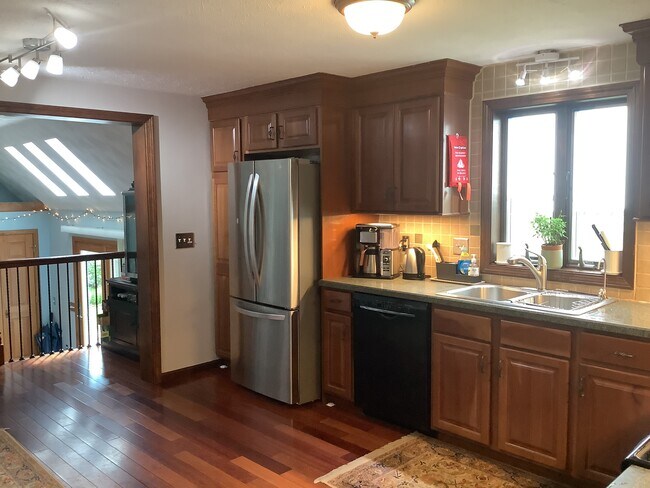 Building Photo - 119 Briarwood Dr