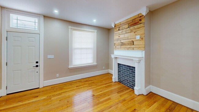 Building Photo - Cozy
