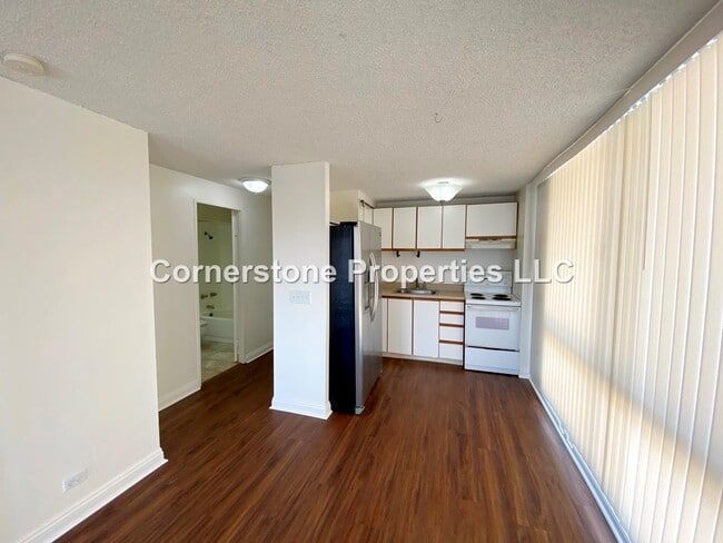 Building Photo - 255 Huali St