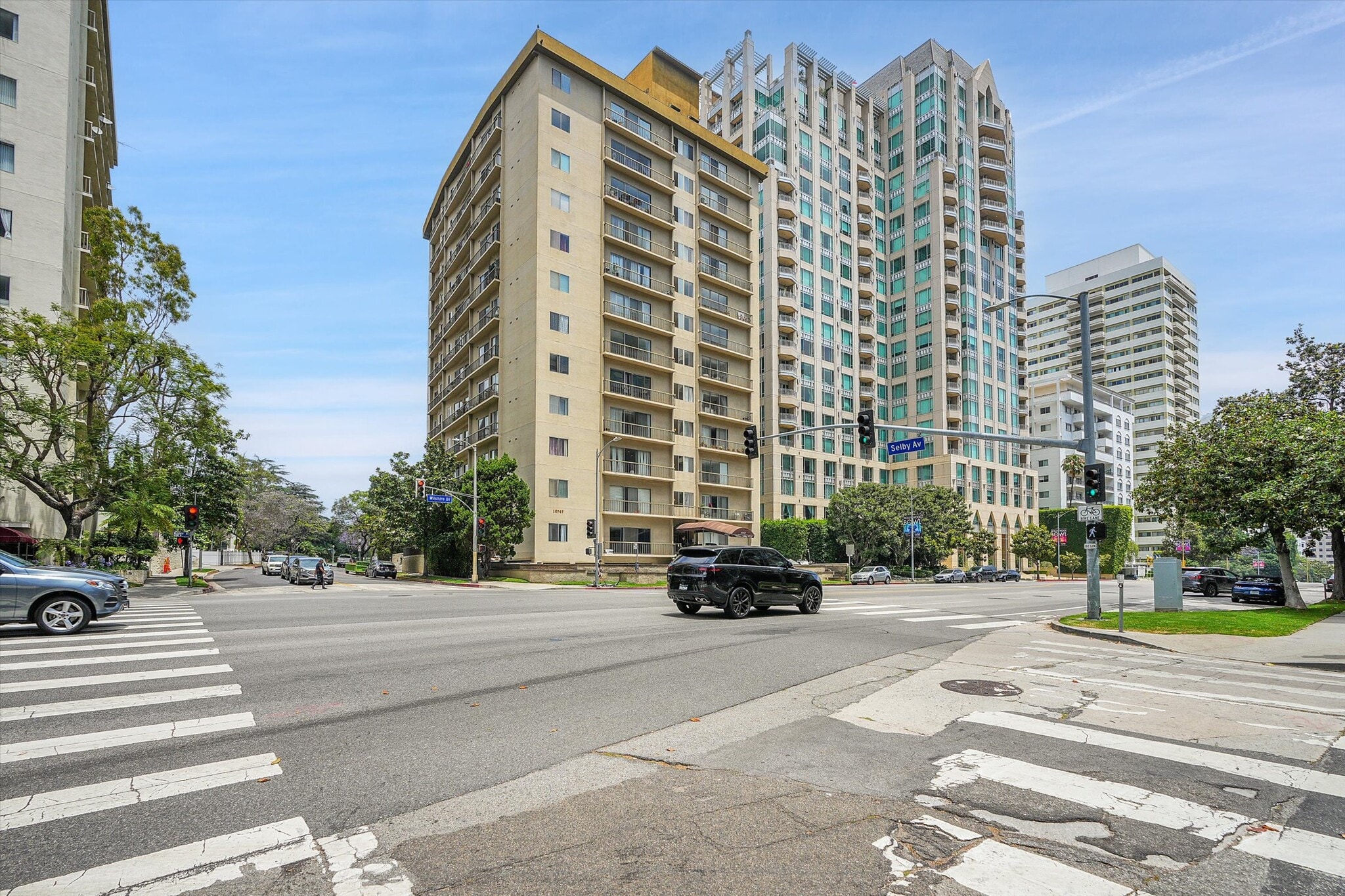 Building Photo - 10747 Wilshire Blvd