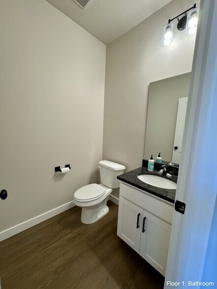 Building Photo - 476 S 700 W