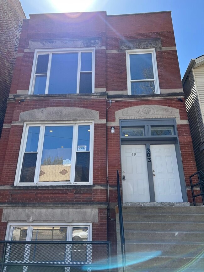 Primary Photo - 303 W 24th St
