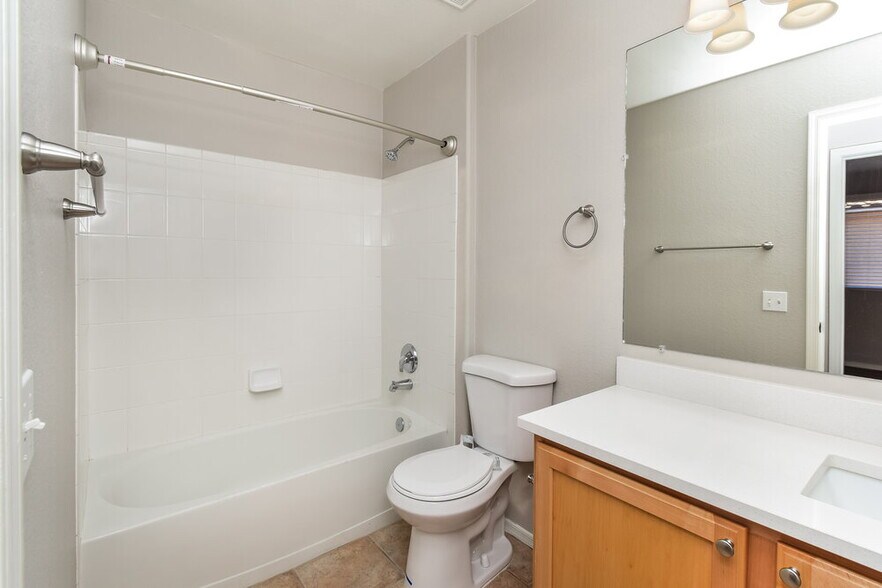 Building Photo - 8949 N Velvet Mesquite Pl
