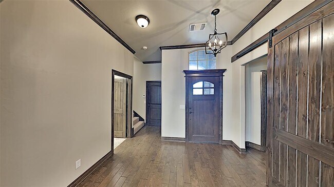 Building Photo - 5917 Grandby Rd