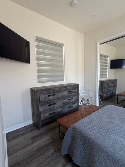 Building Photo - 7369 Grazing Ln