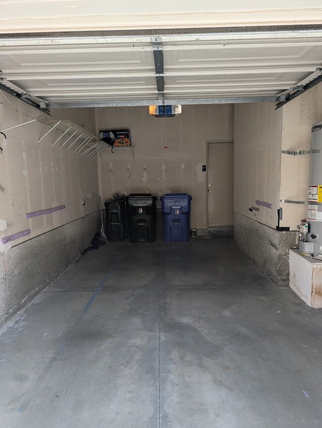 Building Photo - 18842 Vista Del Canon