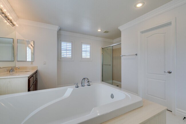 Building Photo - 4104 Freel Peak Ct