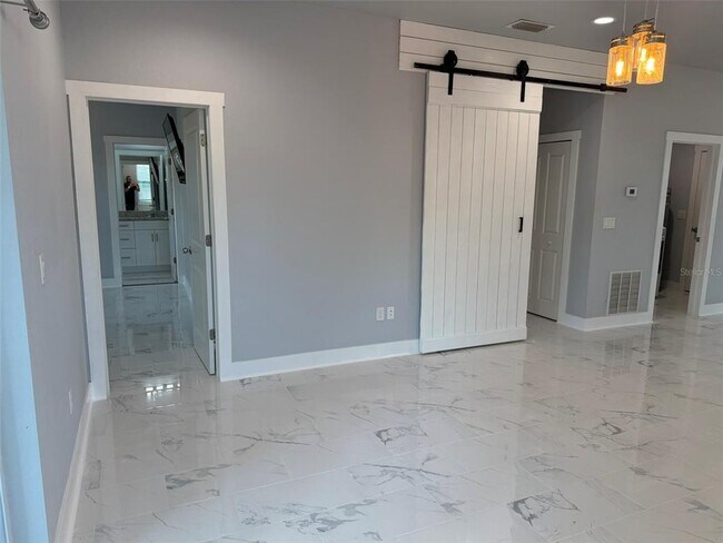 Building Photo - 1821 E Eskimo Ave