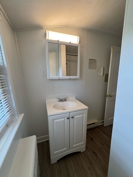 Building Photo - 1316 Maple Ave