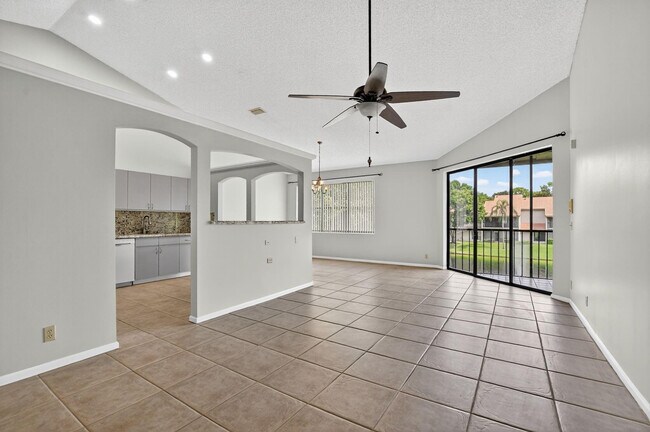 Building Photo - 5801 Coach House Cir