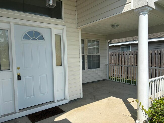 Building Photo - 3326 Golden Rain Dr