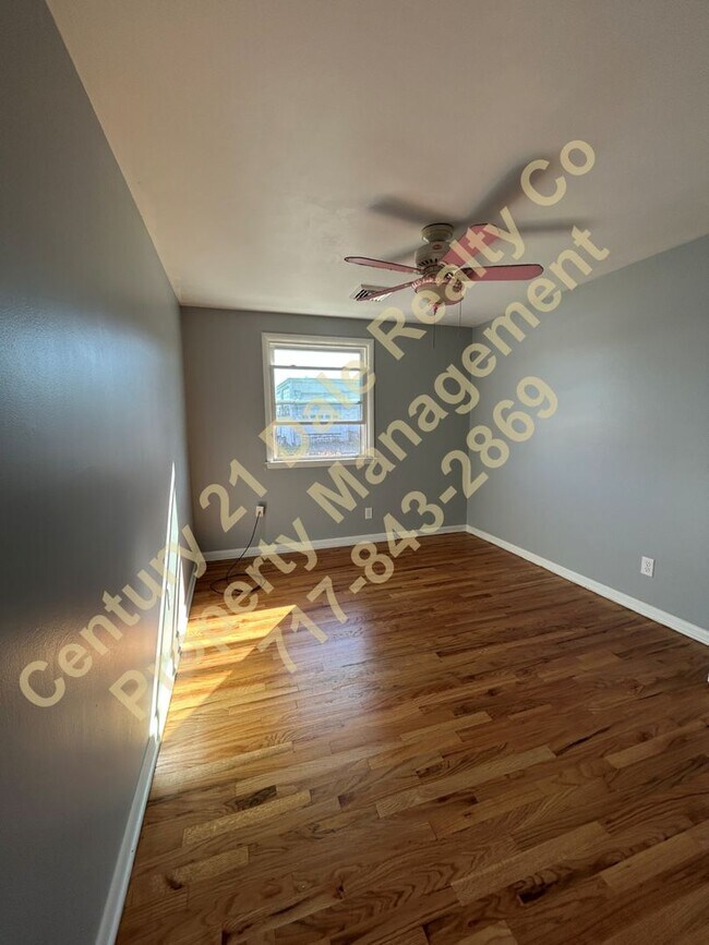 Building Photo - Meade Street 215-217