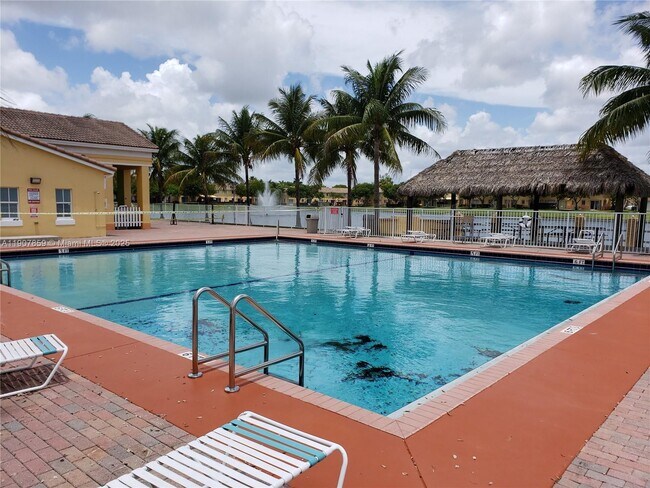 Building Photo - 1666 SE 27th Ct