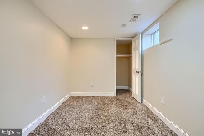 Building Photo - 6110 Everall Ave