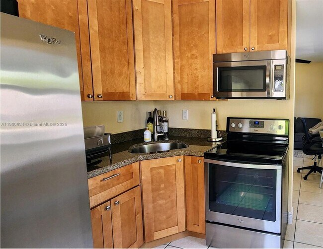 Building Photo - 300 SW 20th St