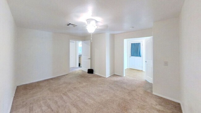 Building Photo - 3 Bedroom, 3 Bathroom Live Oak Canyon Home...