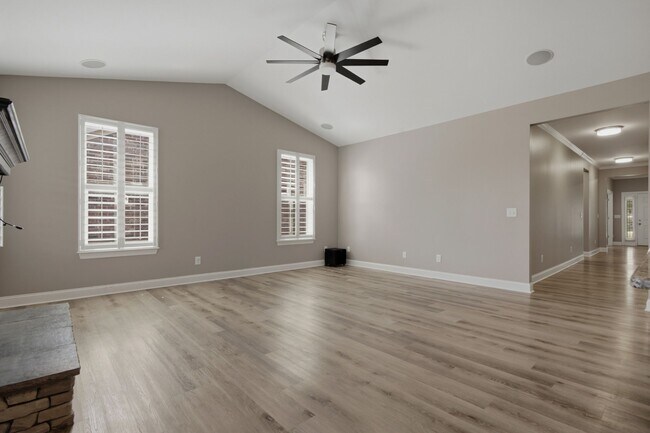 Building Photo - 5036 Winslow Dr