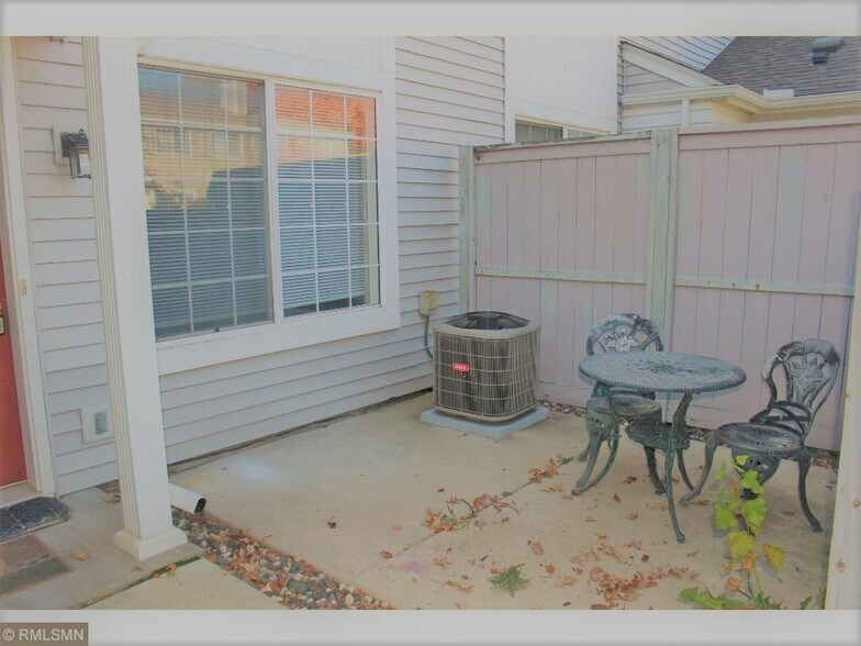 Building Photo - 4415 Naper Bay