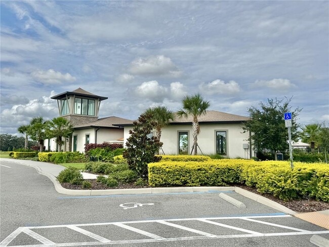 Building Photo - 2922 Boxwood Grove Row