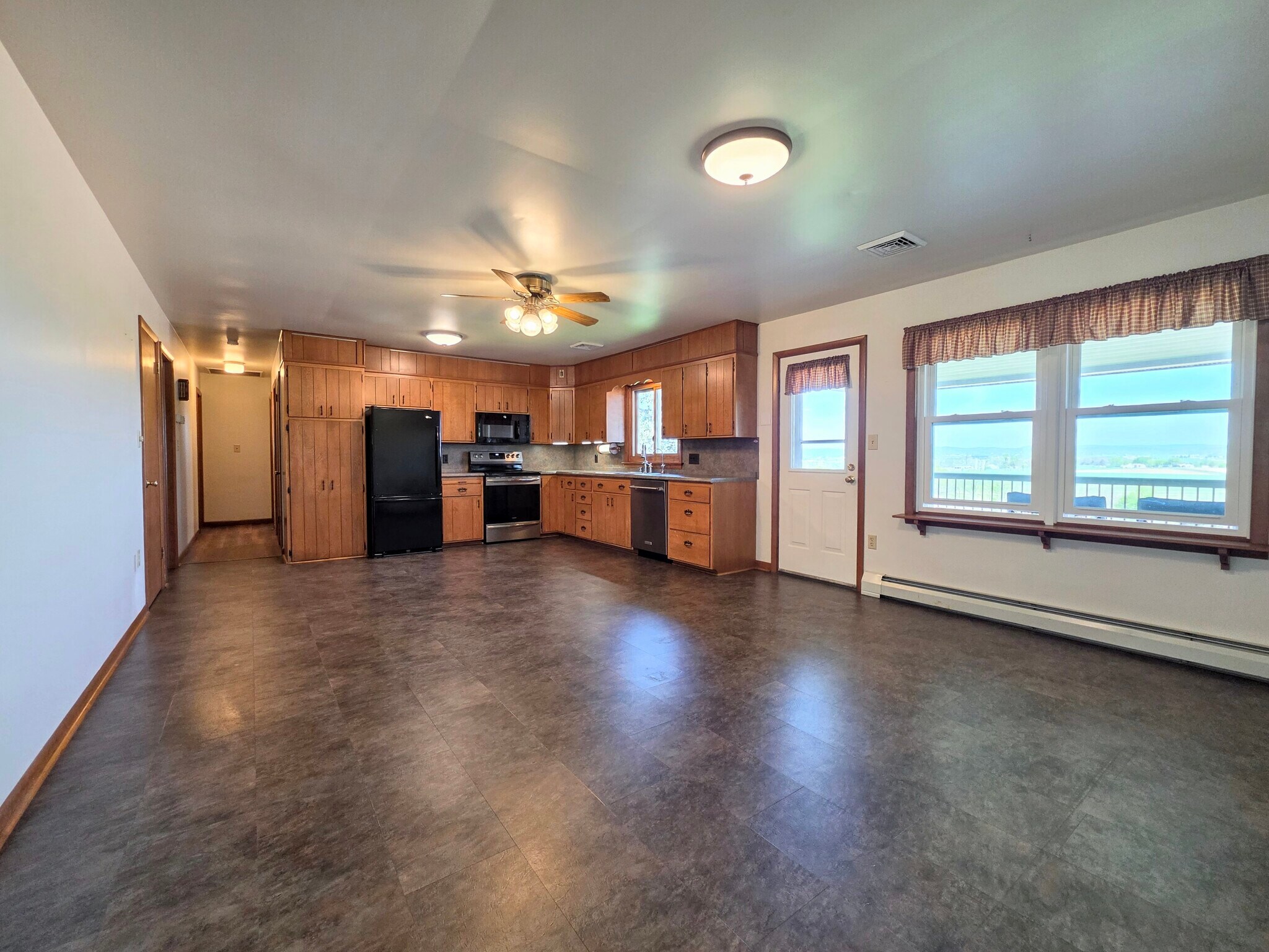 Building Photo - 154 Valley View Dr