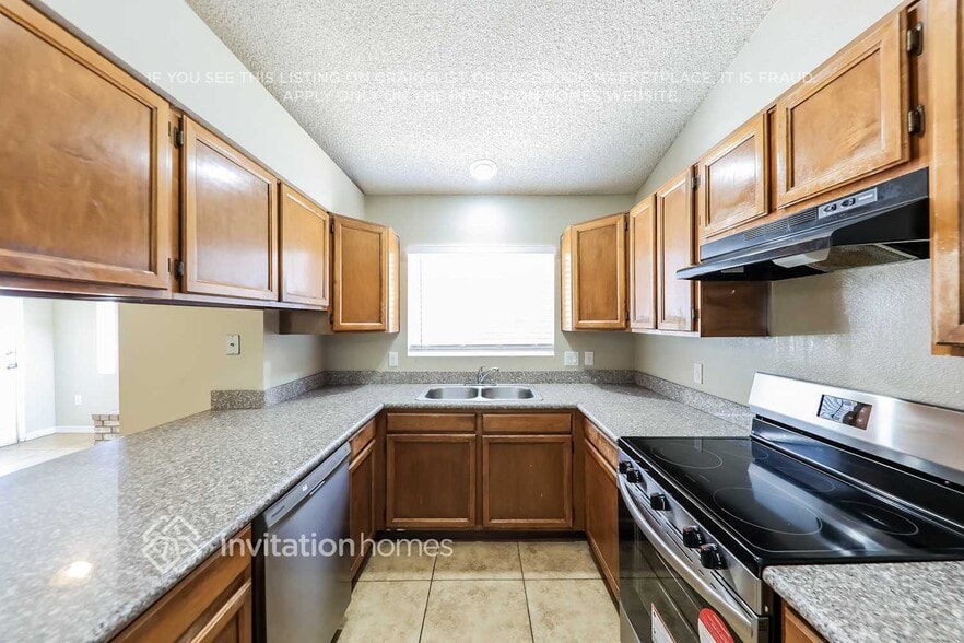 Building Photo - 4554 W Morrow Dr