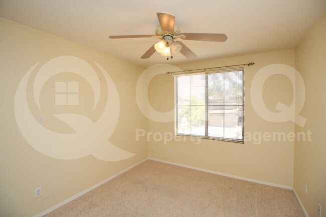 Building Photo - 7460 W Lone Cactus Dr