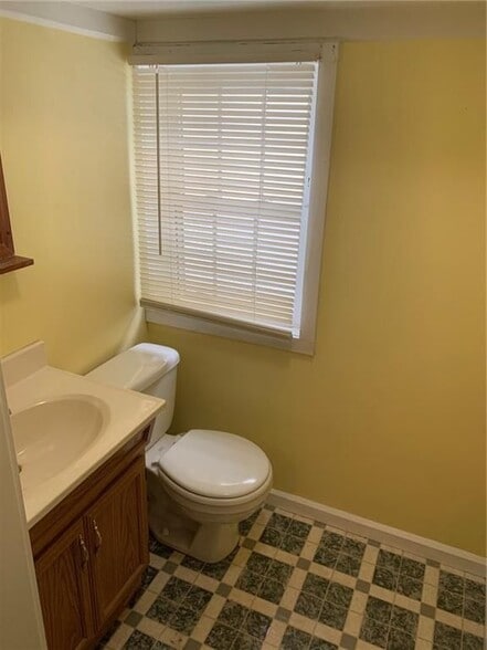 Building Photo - 42 Lee Ave