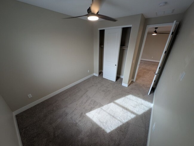 Building Photo - 11816 River Hawk Ave