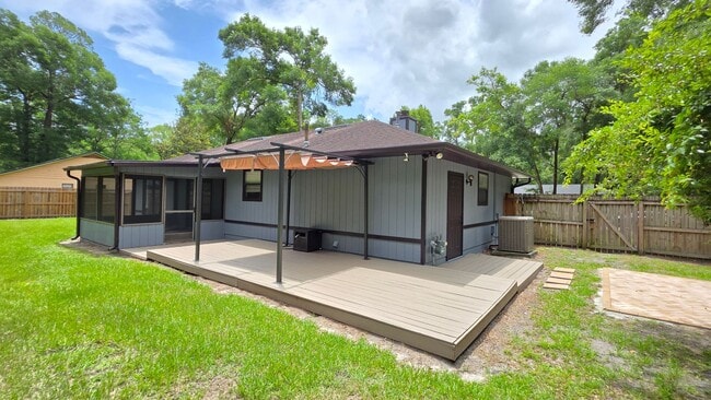 Building Photo - FOR RENT 2 bed 2 bath 1 car garage home.