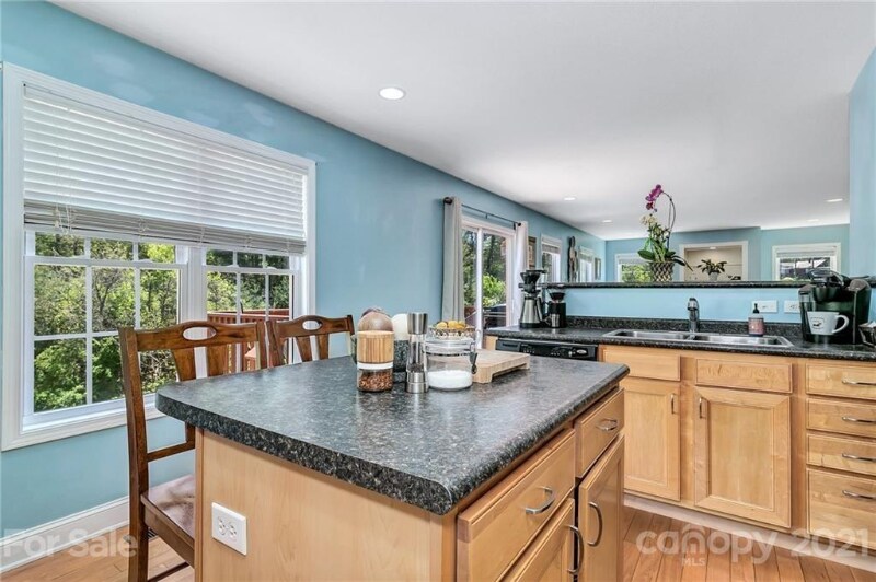 Building Photo - 21 Locust Meadow Ln