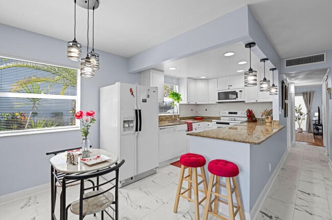 Building Photo - 212 Tuscany D