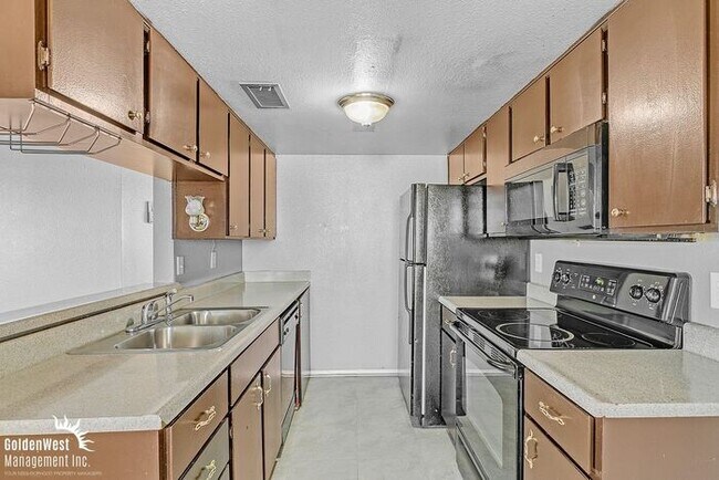 Building Photo - Charming 2Bdm 1Ba Home in Central Phoenix!