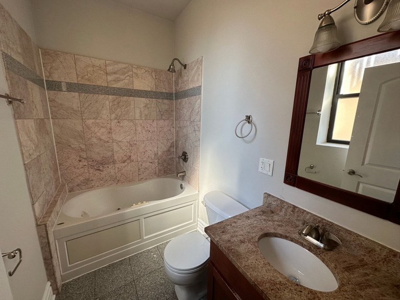 Bathroom - 3917 W Altgeld St