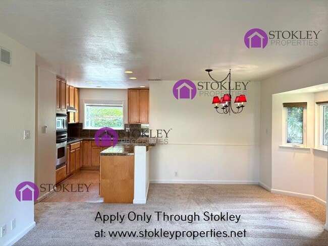 Building Photo - 664 Sherree Dr