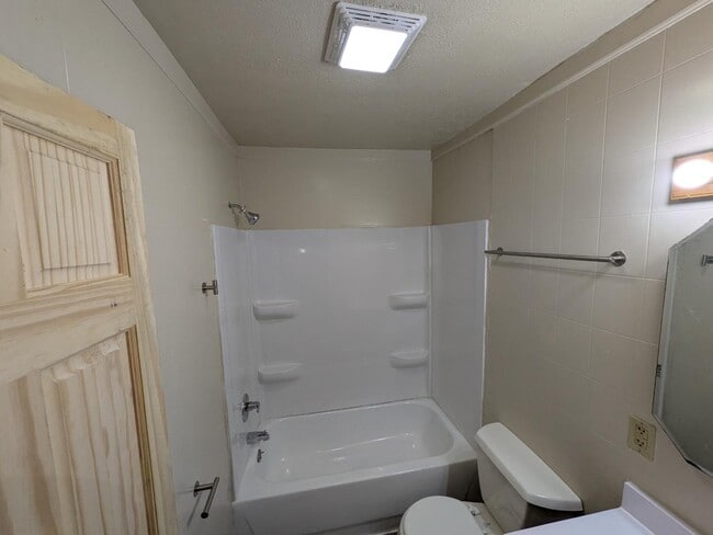 Building Photo - 1005 S Pittenger Rd