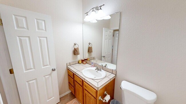 Building Photo - 3-Bedroom/2.5-Bathroom in Alamogordo, NM