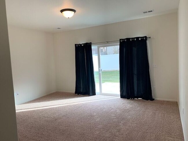 Building Photo - Spacious 3 Bedroom Home in Heron Pointe Subdivision in South Loveland/Berthoud!
