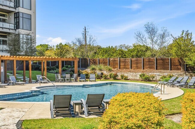 Building Photo - 5921 Hiline Rd