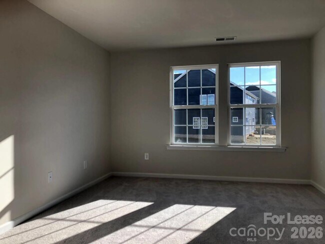Building Photo - 3001 Deep River Wy