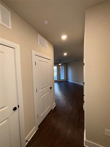 Building Photo - 111 Town Pl