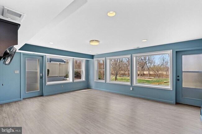 Building Photo - 19451 Youngs Cliff Rd