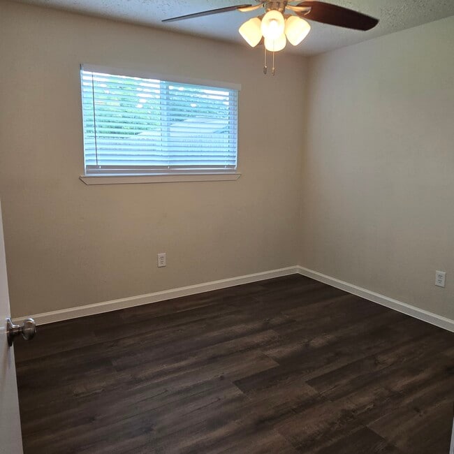 Building Photo - 14211 Sylvia Dr