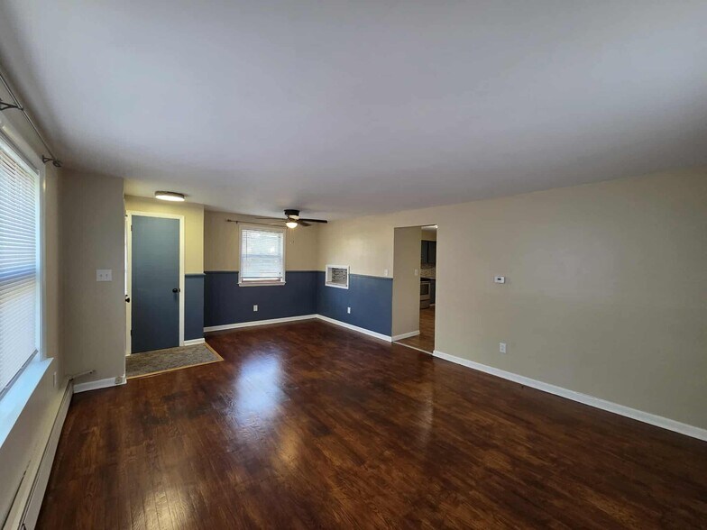 Building Photo - 901 Swift Ave