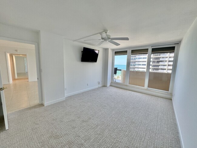 Building Photo - 4001 Gulf Shore Blvd N