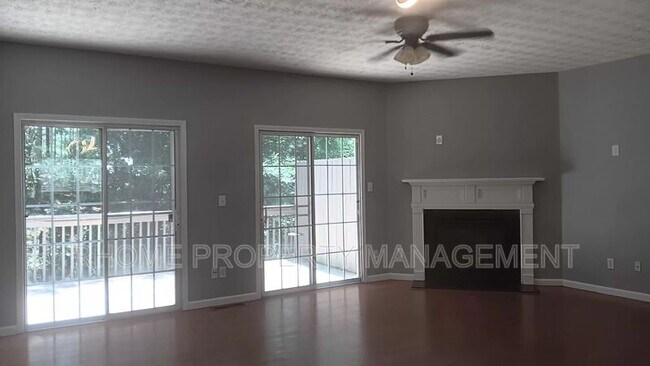 Building Photo - 756 Celeste Ln