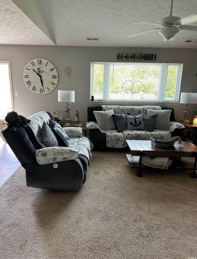 Building Photo - Split Floor Plan 3B2B Ranch in Lindberg Village