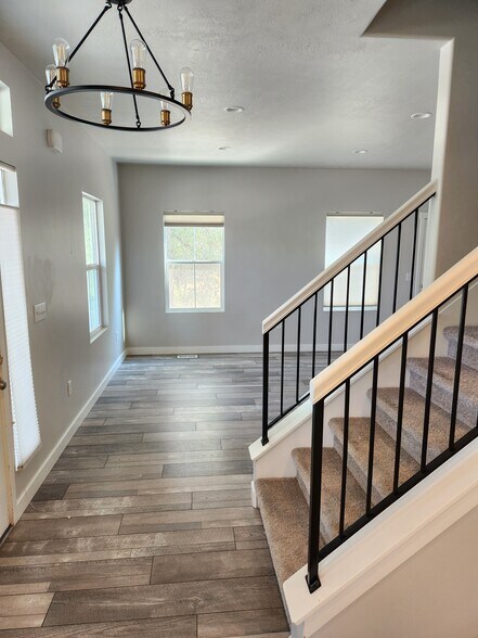 Building Photo - 724 Cami Nicole Ln